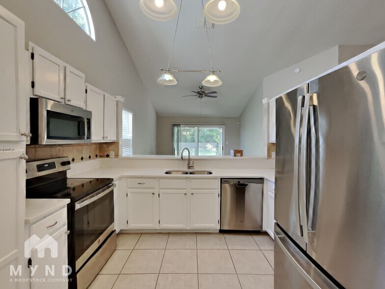 Building Photo - 536 Remington Oak Dr