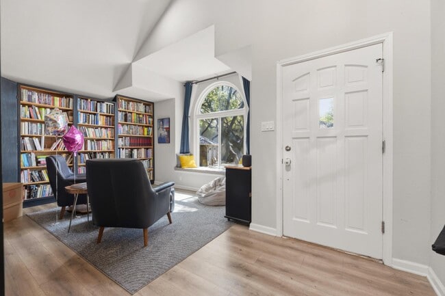 Building Photo - 2607 Sky Dale Dr