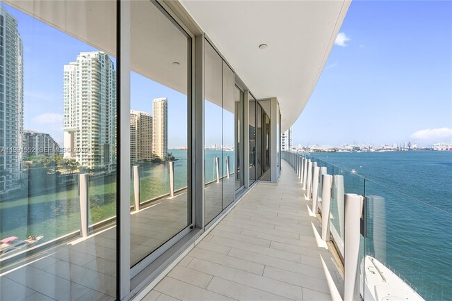 Building Photo - 300 Biscayne Blvd Way