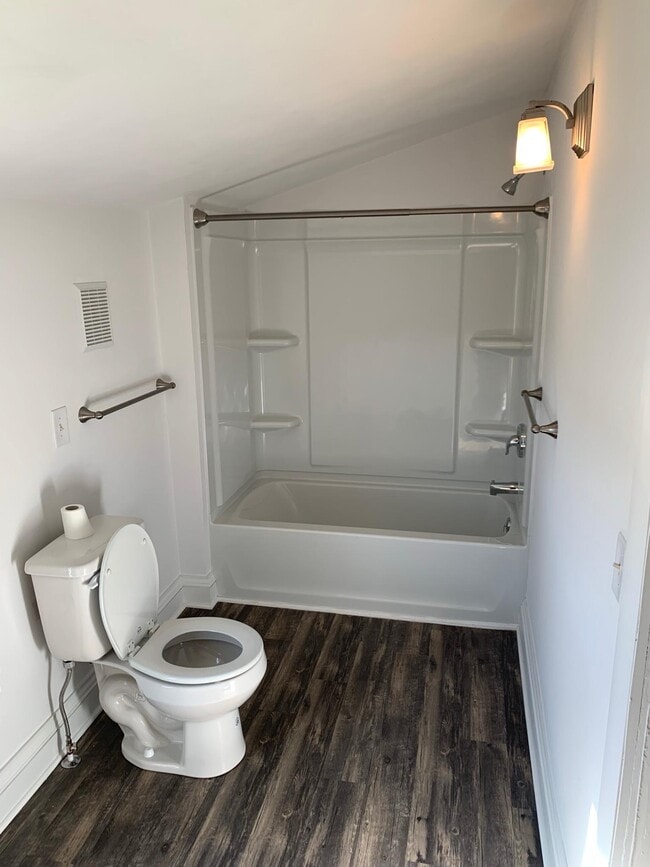 Building Photo - 155 McAllister St