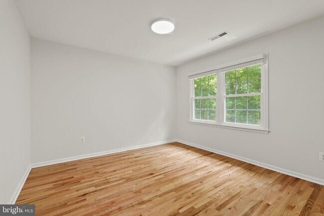 Building Photo - 6609 Heidi Ct
