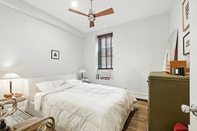 Building Photo - 30-34-34 E Concord St