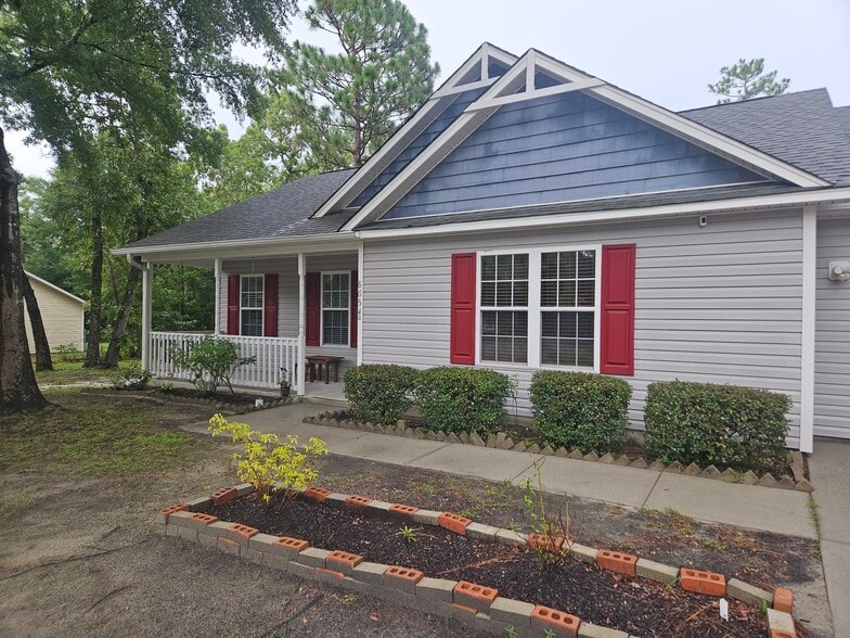 Building Photo - 8654 Heirloom Dr NE
