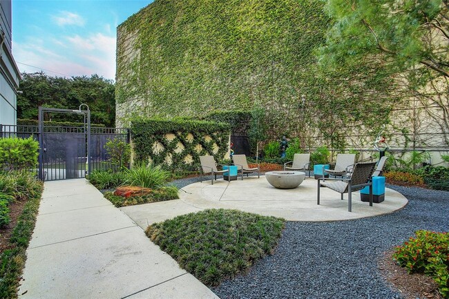 Building Photo - 3333 Allen Pkwy