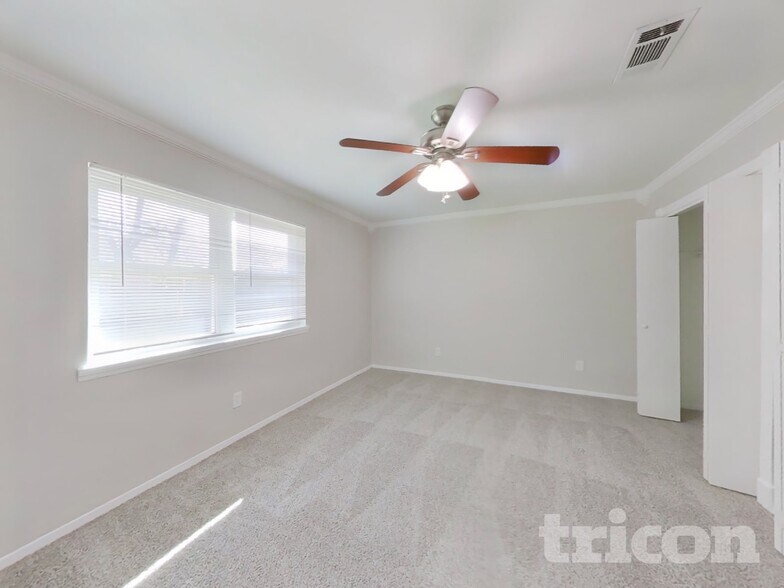 Building Photo - 8510 Sorrel Dr