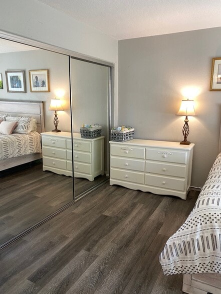 master bedroom - 3508 Paseo De Los Americanos