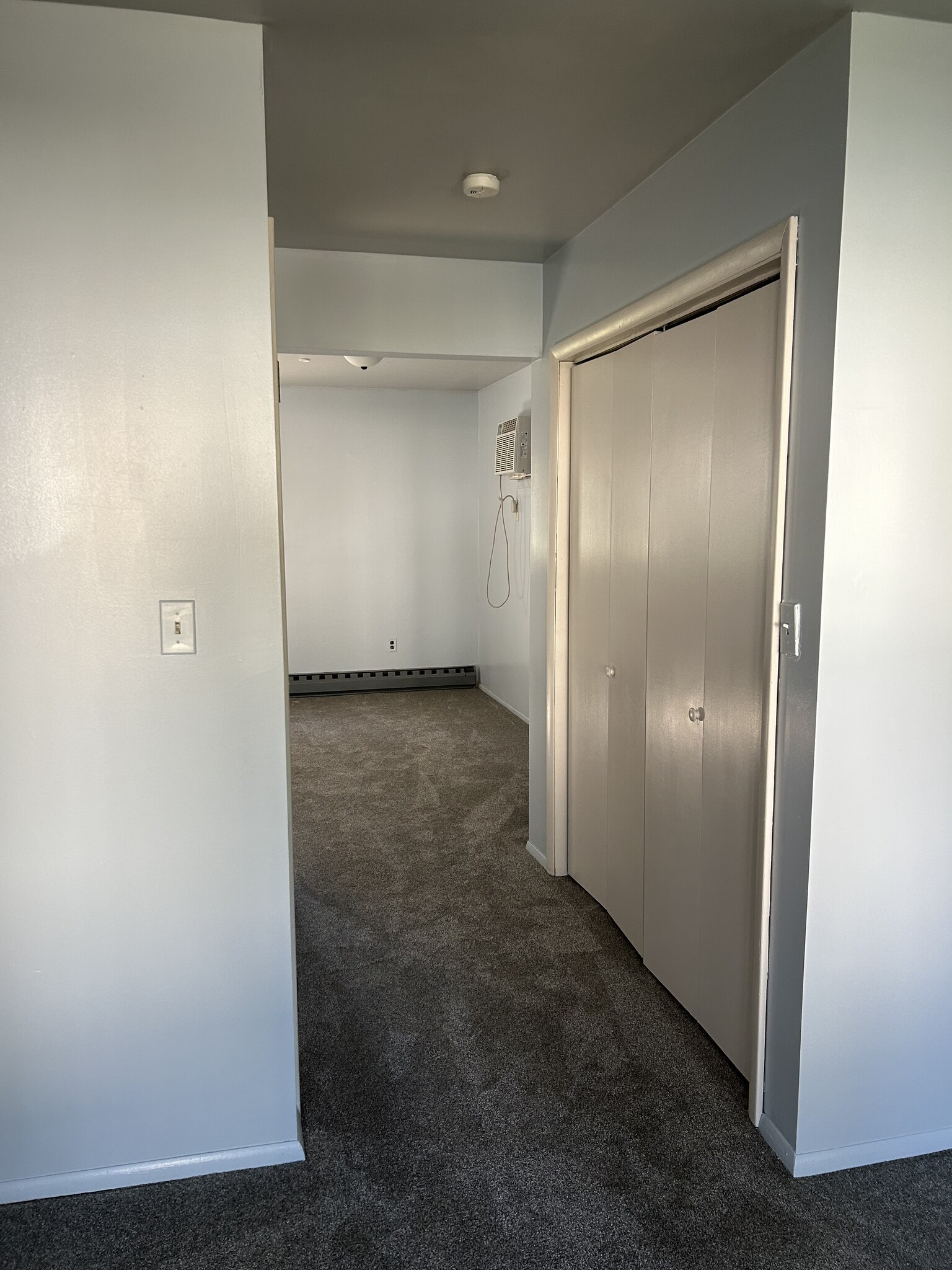 Building Photo - 403 Juniper St