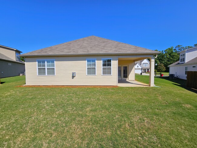Building Photo - 558 Castleby Dr