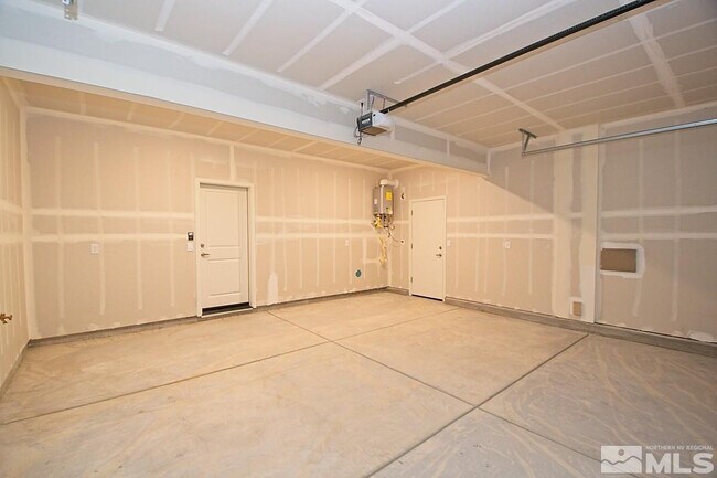 Building Photo - 7885 Taconite Dr