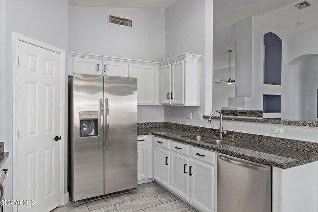 Building Photo - 3238 E Javelina Ave