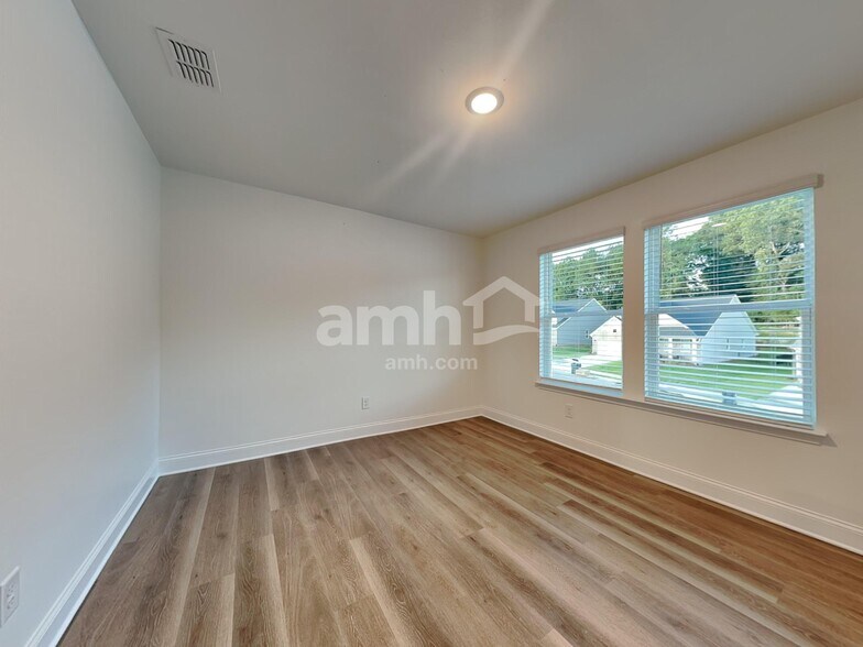 Building Photo - 1614 Soapstone Rd