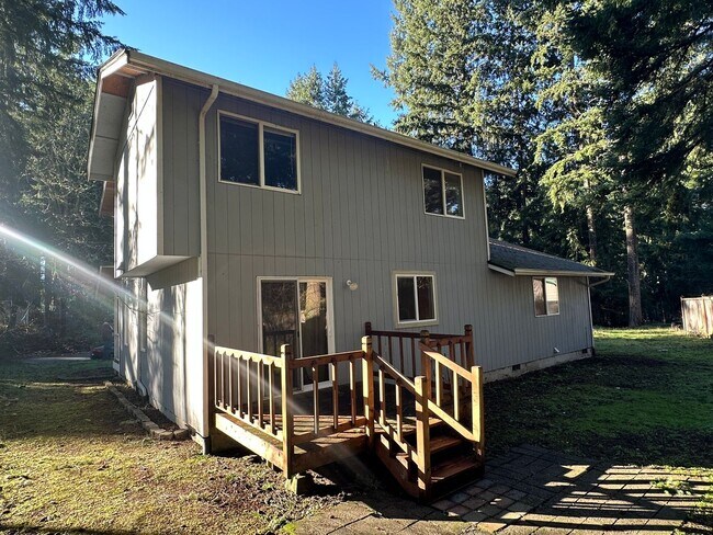 Building Photo - Beautiful 3-Bedroom Home in Gated Clearwood Community!