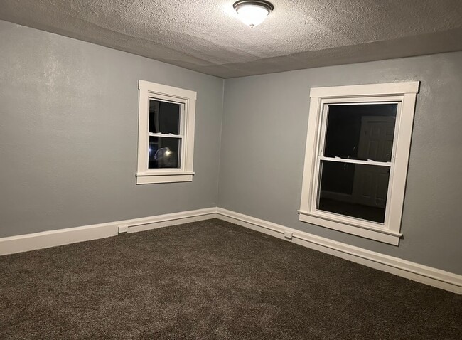 Building Photo - 158 Oak Park Dr