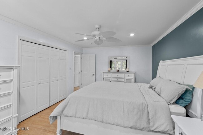 Building Photo - 327 Plantation Dr