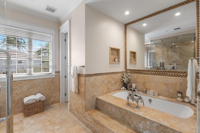 Building Photo - 685 Harbor Dr