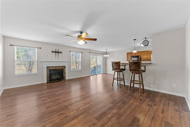 Building Photo - 467 Parkgate Dr