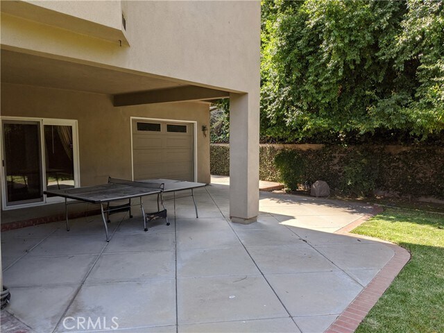 Building Photo - 2150 Highland Vista Dr