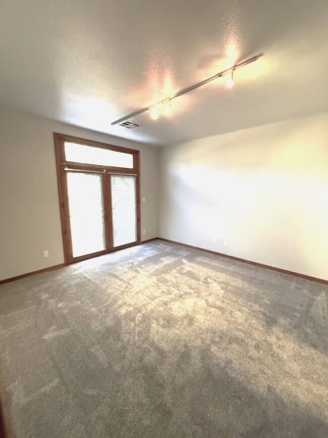 Building Photo - The Lofts - 2 bedroom, 2 bath, ground leve...