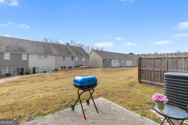 Building Photo - 1969 Old Dogwood