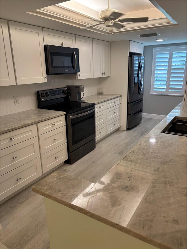 Building Photo - 1260 Sugar Sands Blvd