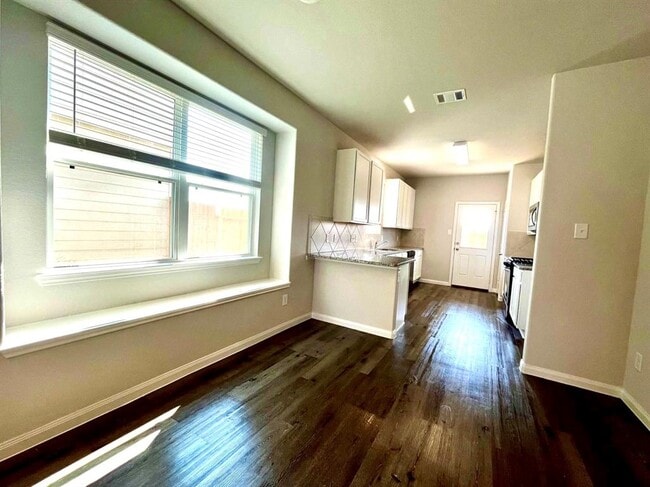 Building Photo - 4814 Blue Jacaranda Wy