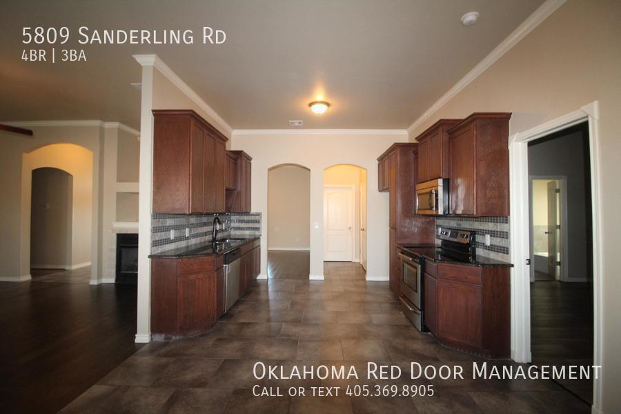 Building Photo - 5809 Sanderling Rd
