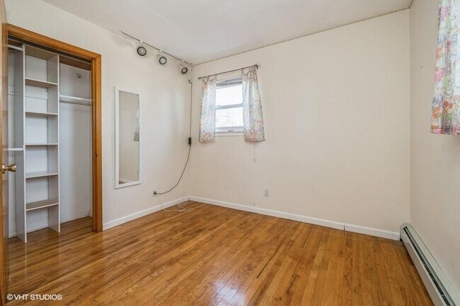 Building Photo - 126 Linden Ln