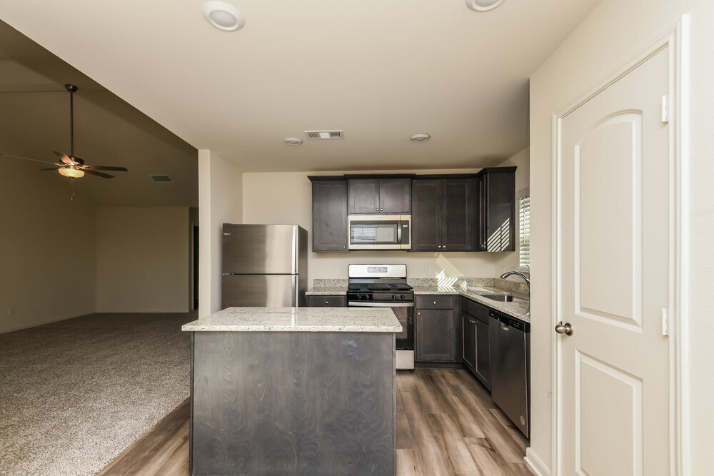 Building Photo - 1332 Redpine Dr