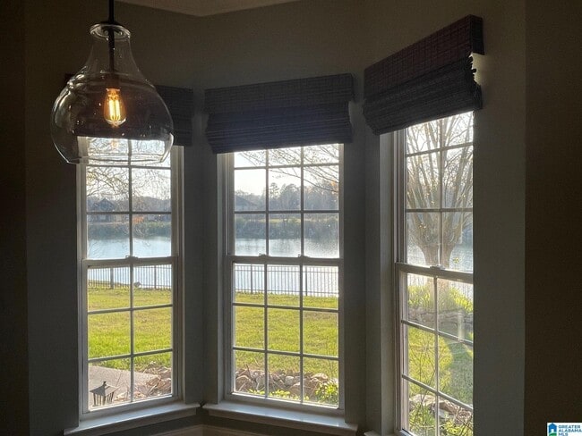 Building Photo - 295 Creekside Ln