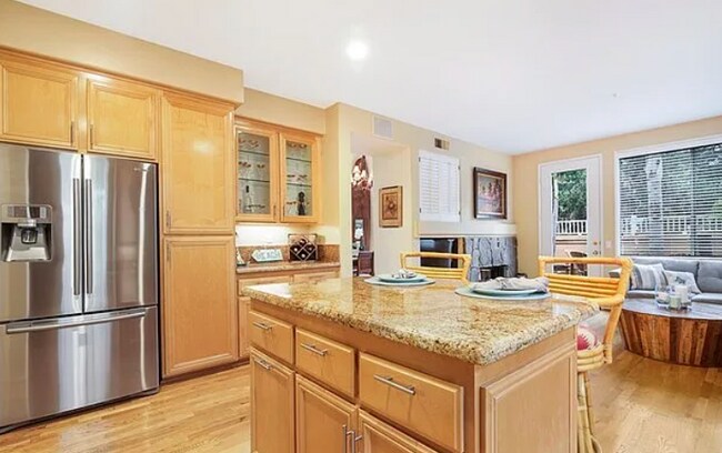 Building Photo - 43 Chapital