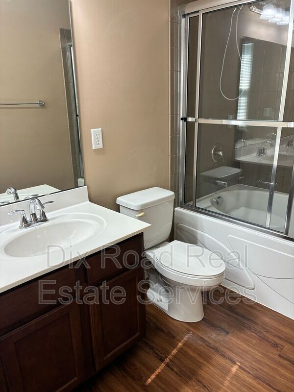 Building Photo - 461 Draft Ct