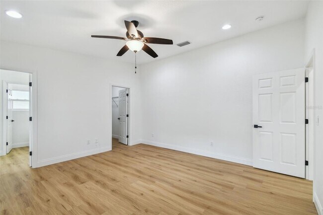 Building Photo - 4802 W Longfellow Ave