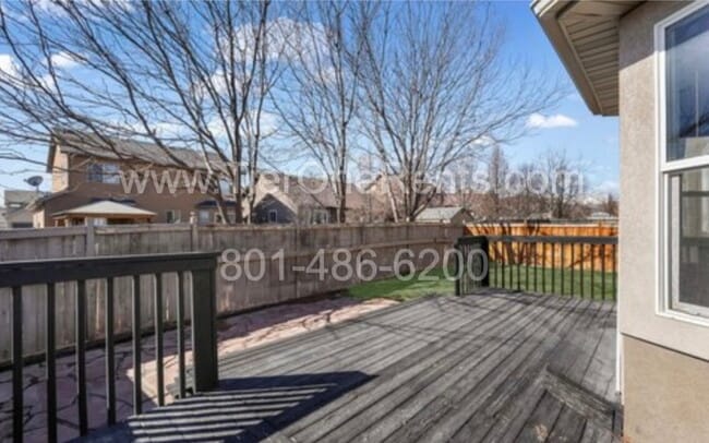 Building Photo - NO DEPOSIT option available for qualified ...