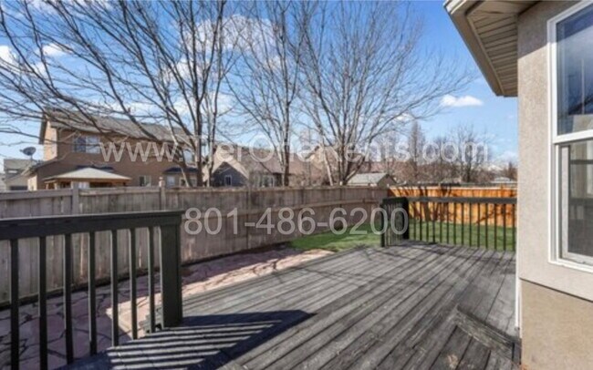 Building Photo - NO DEPOSIT option available for qualified renters