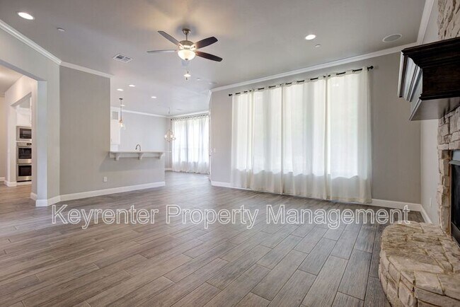 Building Photo - 15121 SE 56th St