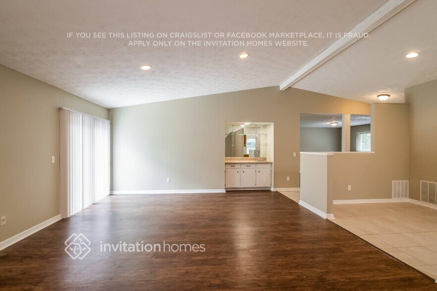 Building Photo - 4274 Walnut Bend