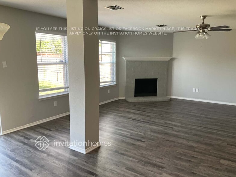 Building Photo - 1605 Forest Oaks Way