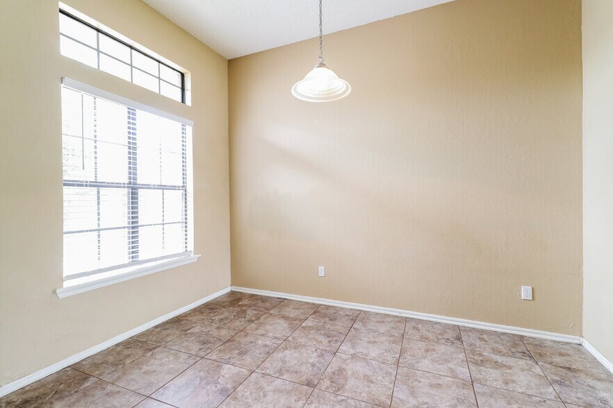 Building Photo - 324 Marrgate Dr