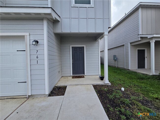 Building Photo - 761 Greenway Trl