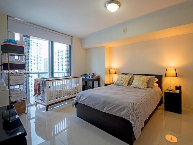 Building Photo - 485 Brickell Ave