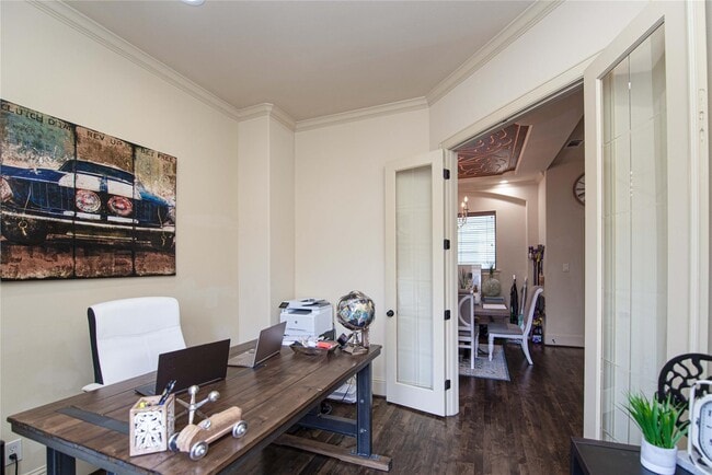 Building Photo - 1141 W 23rd St