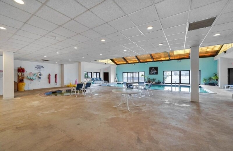 Building Photo - 725 Miller Ave