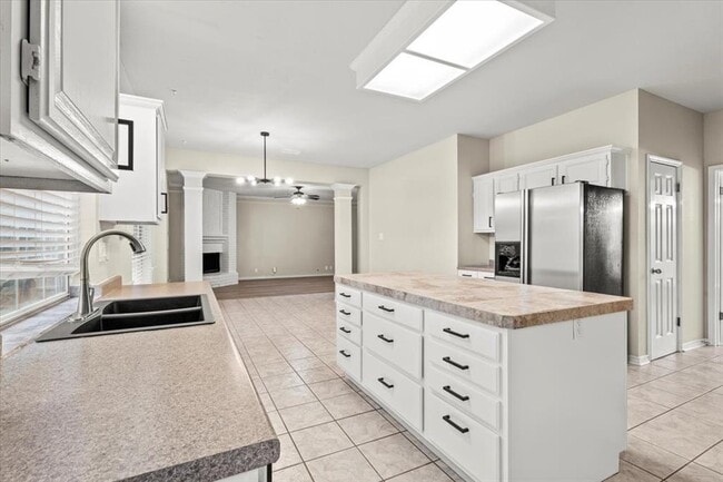 Building Photo - 5916 Rickerhill Ln