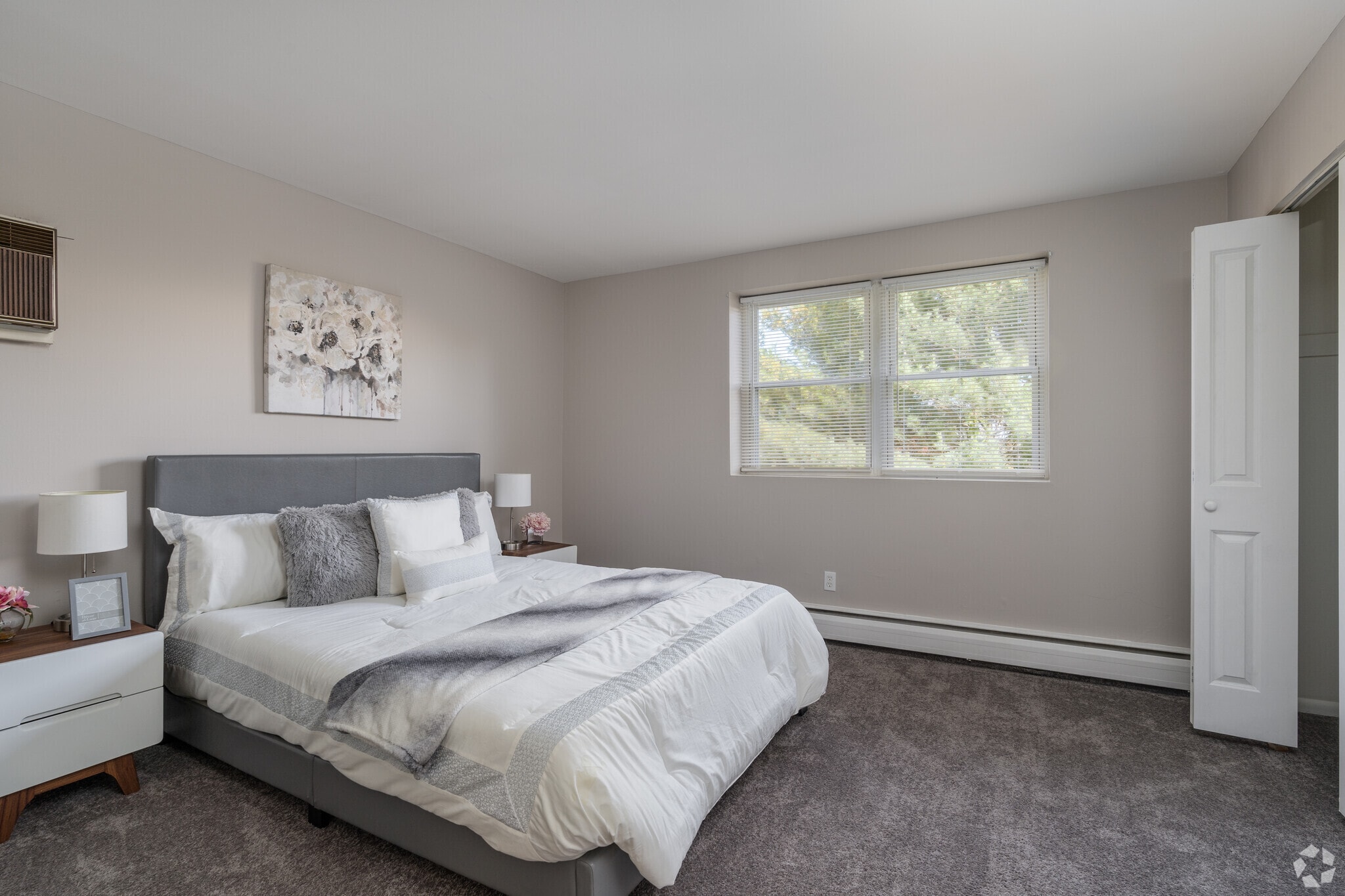 Building Photo - Valley View Apartments