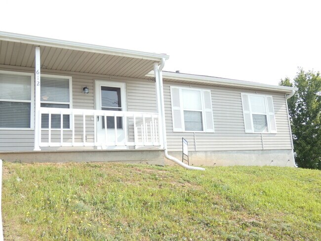 Building Photo - Beautiful Duplex in Gladstone, MO
