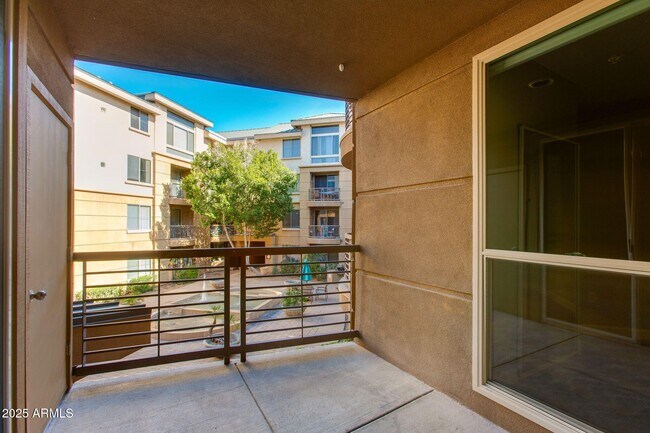 Building Photo - 1701 E Colter St