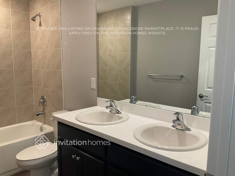 Building Photo - 16063 Dinal Dr