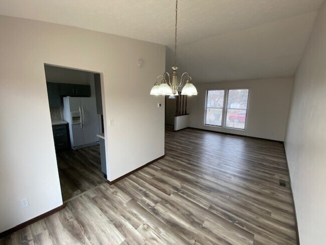 Building Photo - 1809 Minturn Dr