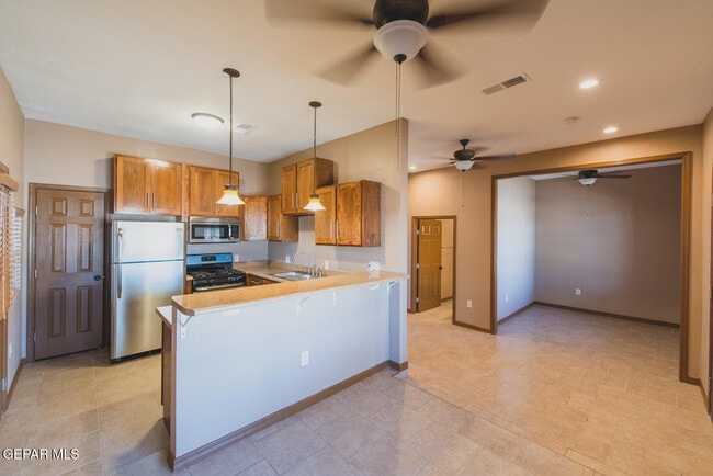 Building Photo - 326 Coates Dr