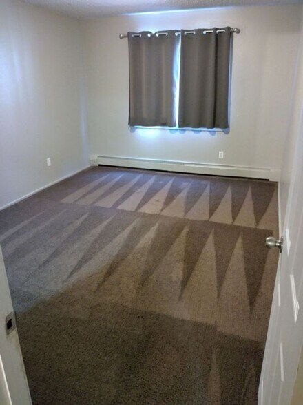 Building Photo - 1425 Yosemite St